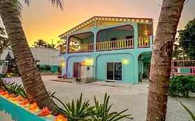 Barefoot Beach Belize